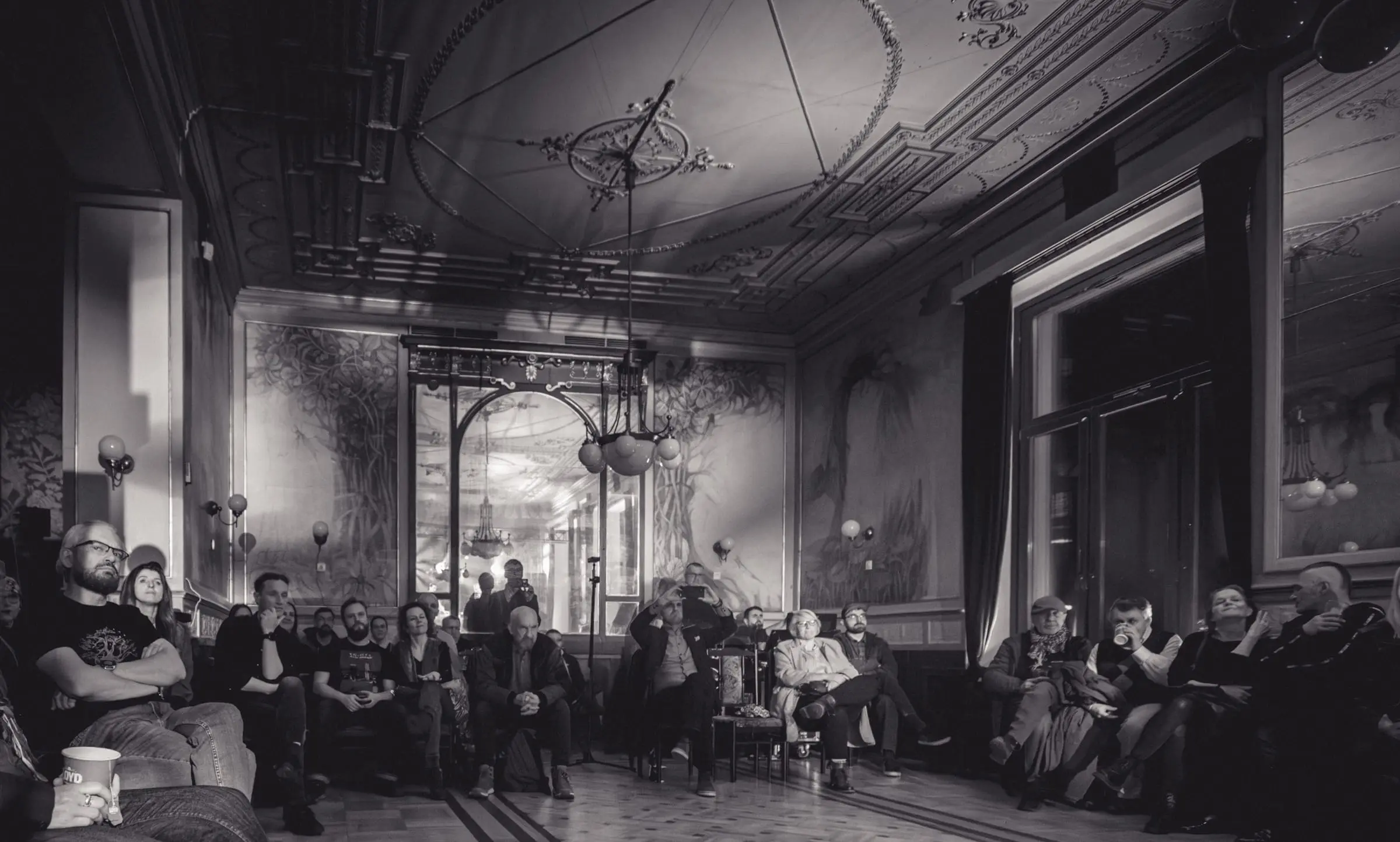 Sala balowa NovaPatria wypełniona publicznością
